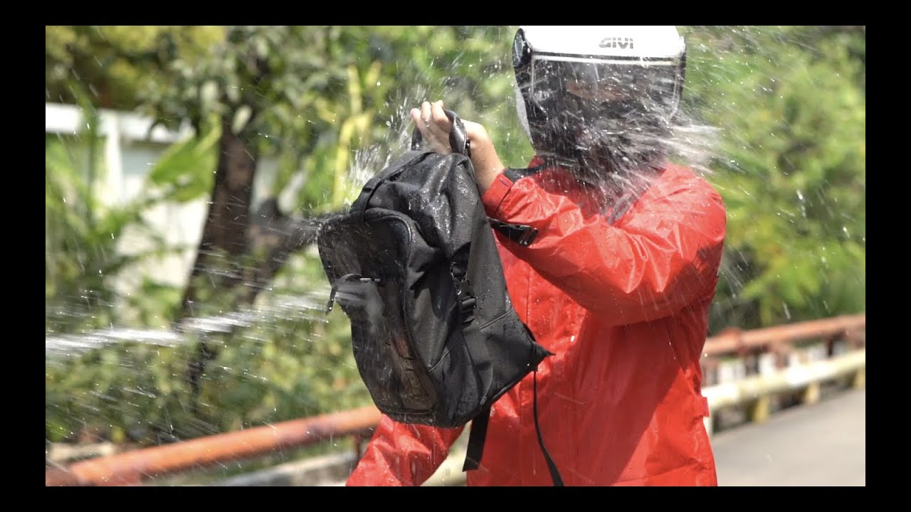 RAIN TEST!!  #ชุดกันฝน #GIVI พร้อม #กระเป๋าติดมอเตอร์ไซค์ Soft Bag จะเปียกหรือไม่เปียก?