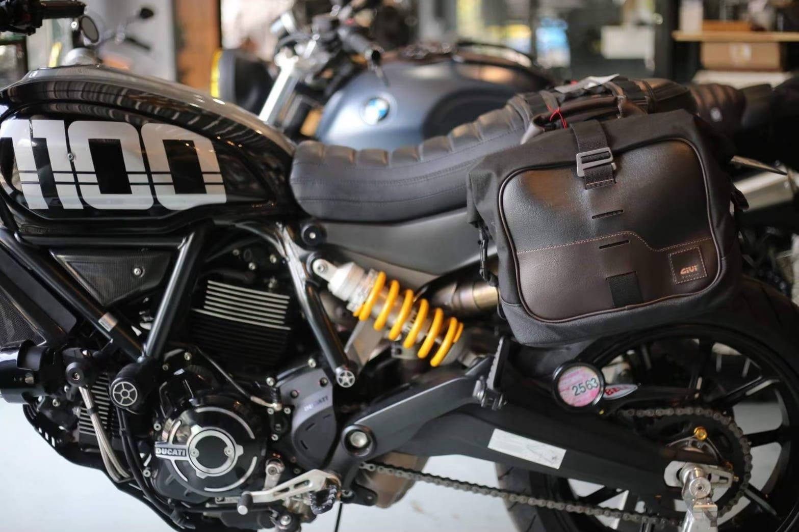 GIVI CORIUM on board DUCATI SCRAMBLER 1100