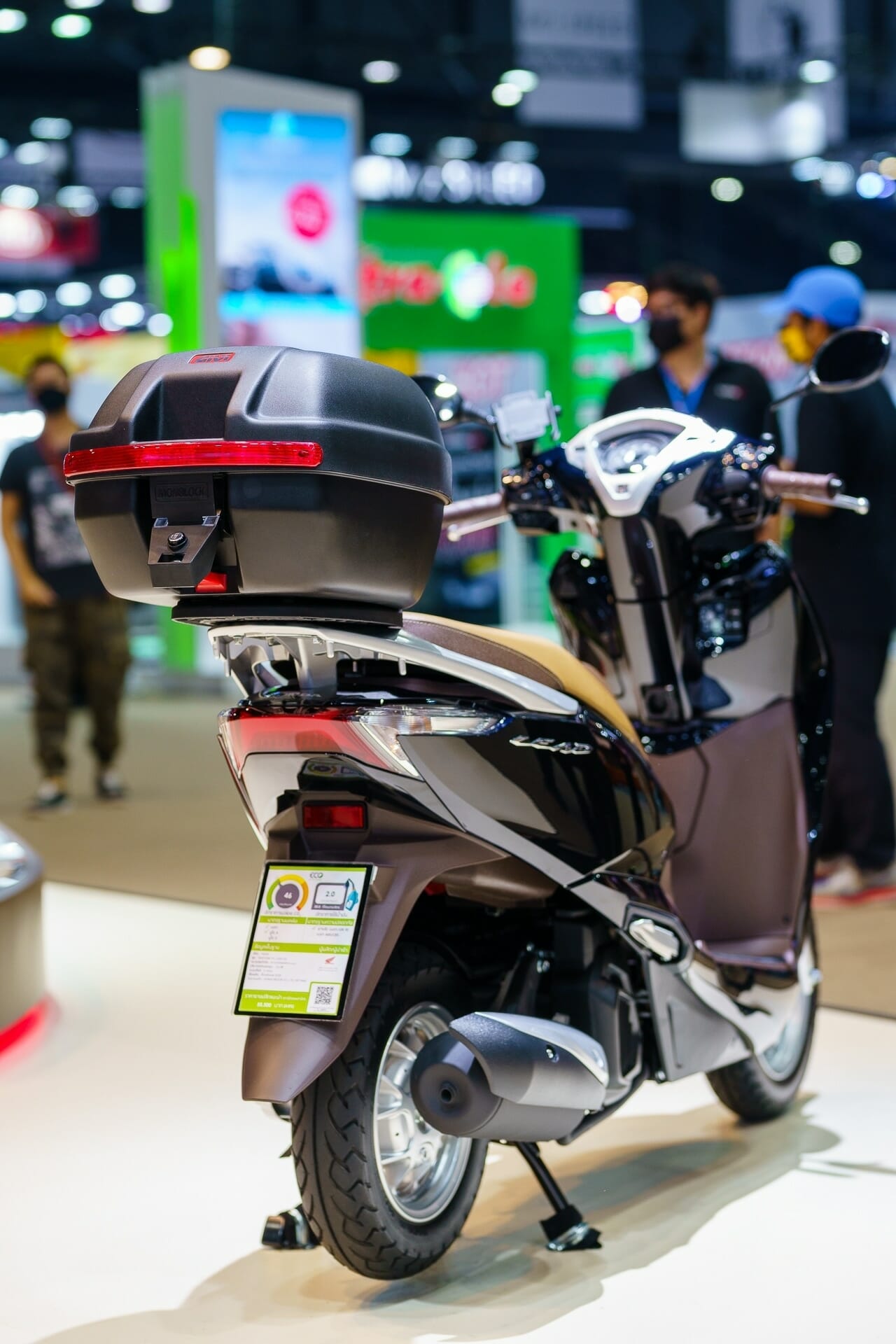 รถมอเตอร์ไซค์ Honda Lead ติดตั้งกล่องท้าย GIVI E19N