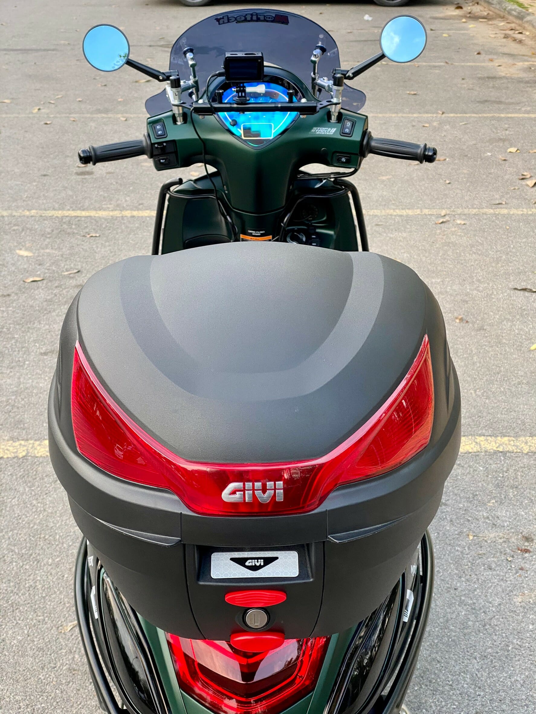 BIKEMATE GIVI B27N on board Yamaha Grand Filano 