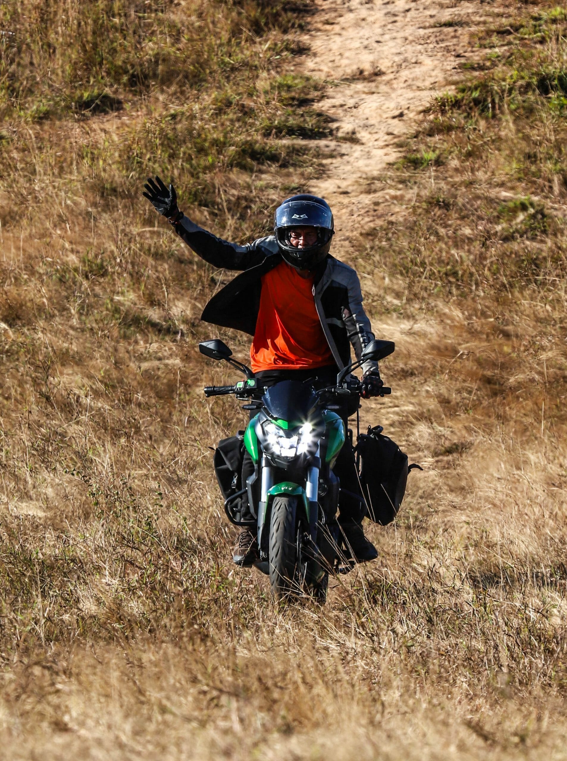 GIVI Corium Bags on board Bajaj Dominar 400 with Backpacker Ball