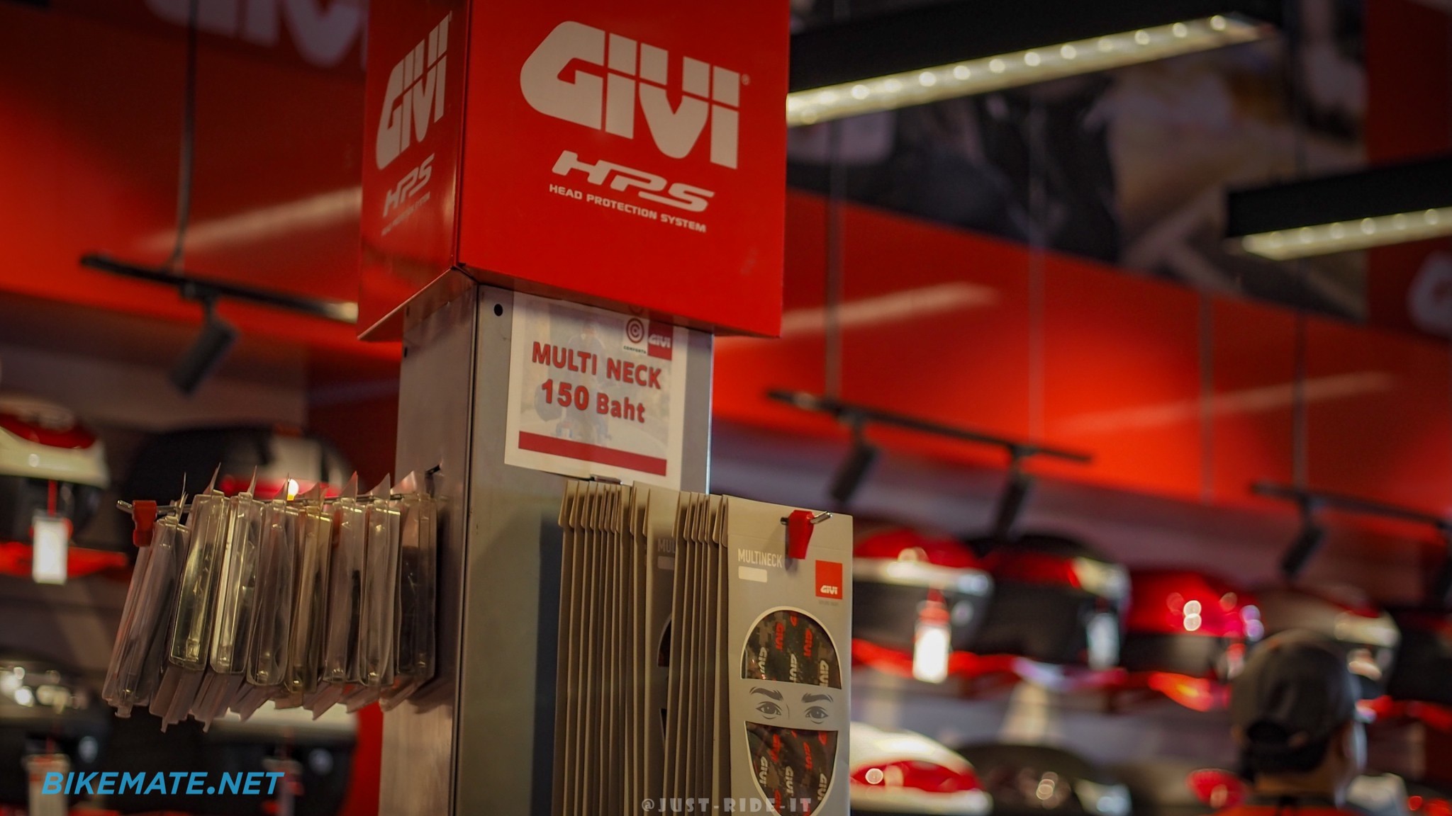 GIVI Point Bangkok - Accessories stand