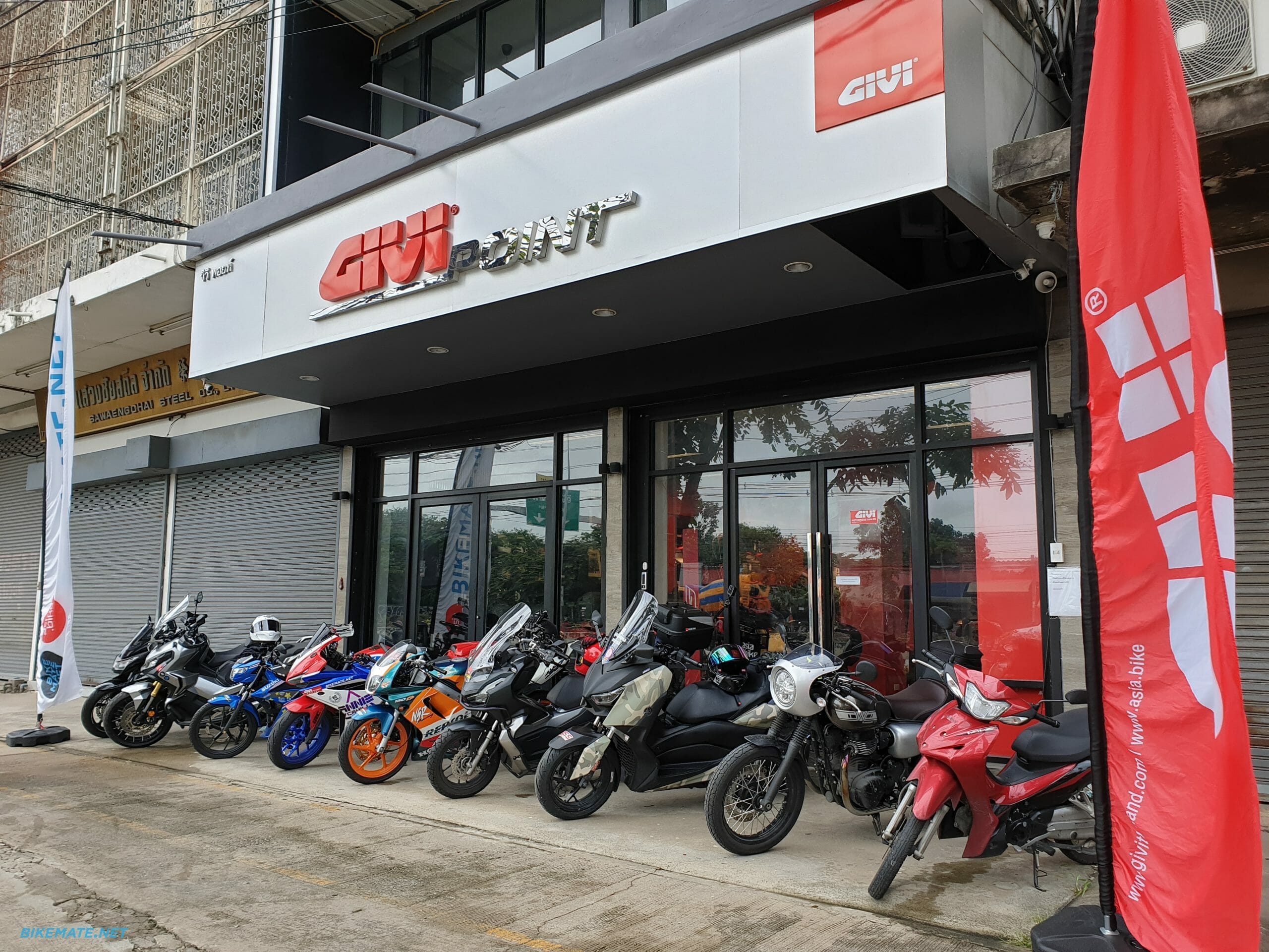 GIVI Point Store Front with motorcycles