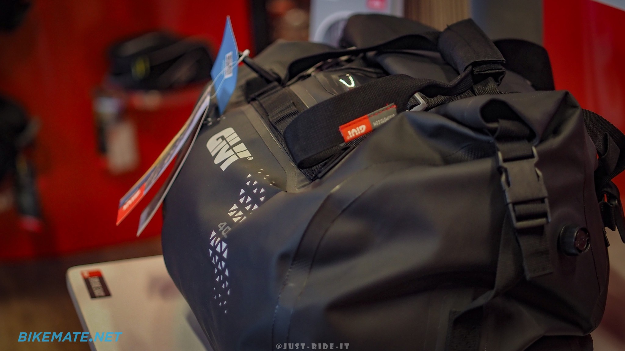 GIVI waterproof tail bag UT803