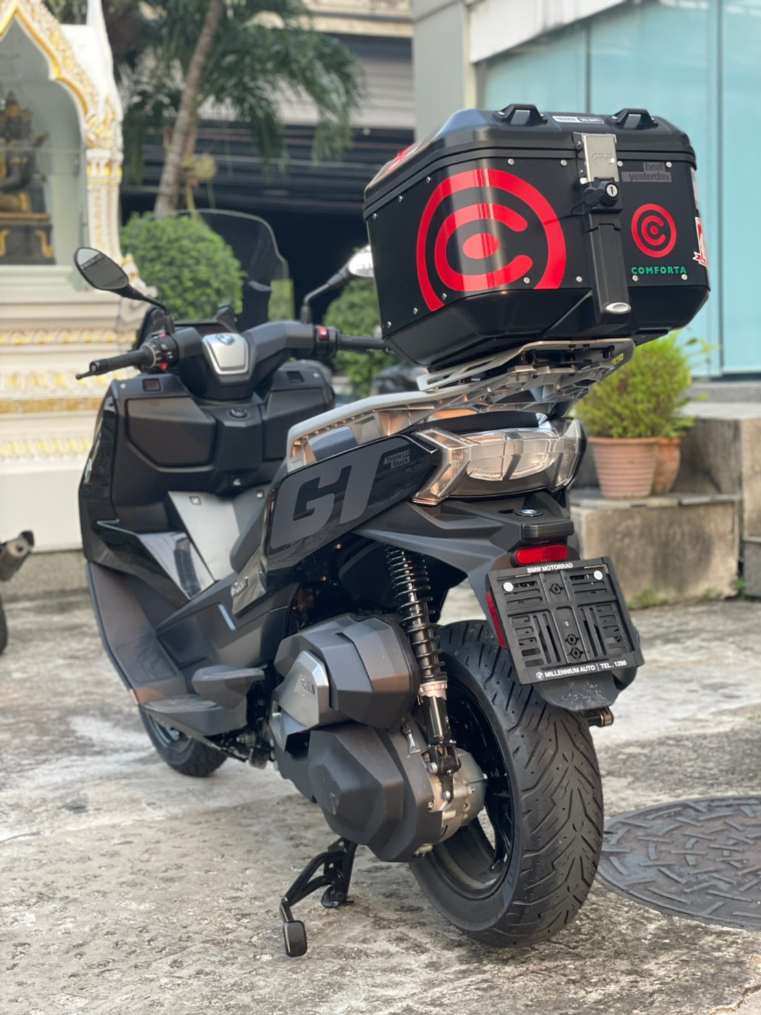 รถมอเตอร์ไซค์ BMW C400GT ติดกล่อง GIVI DLM46B